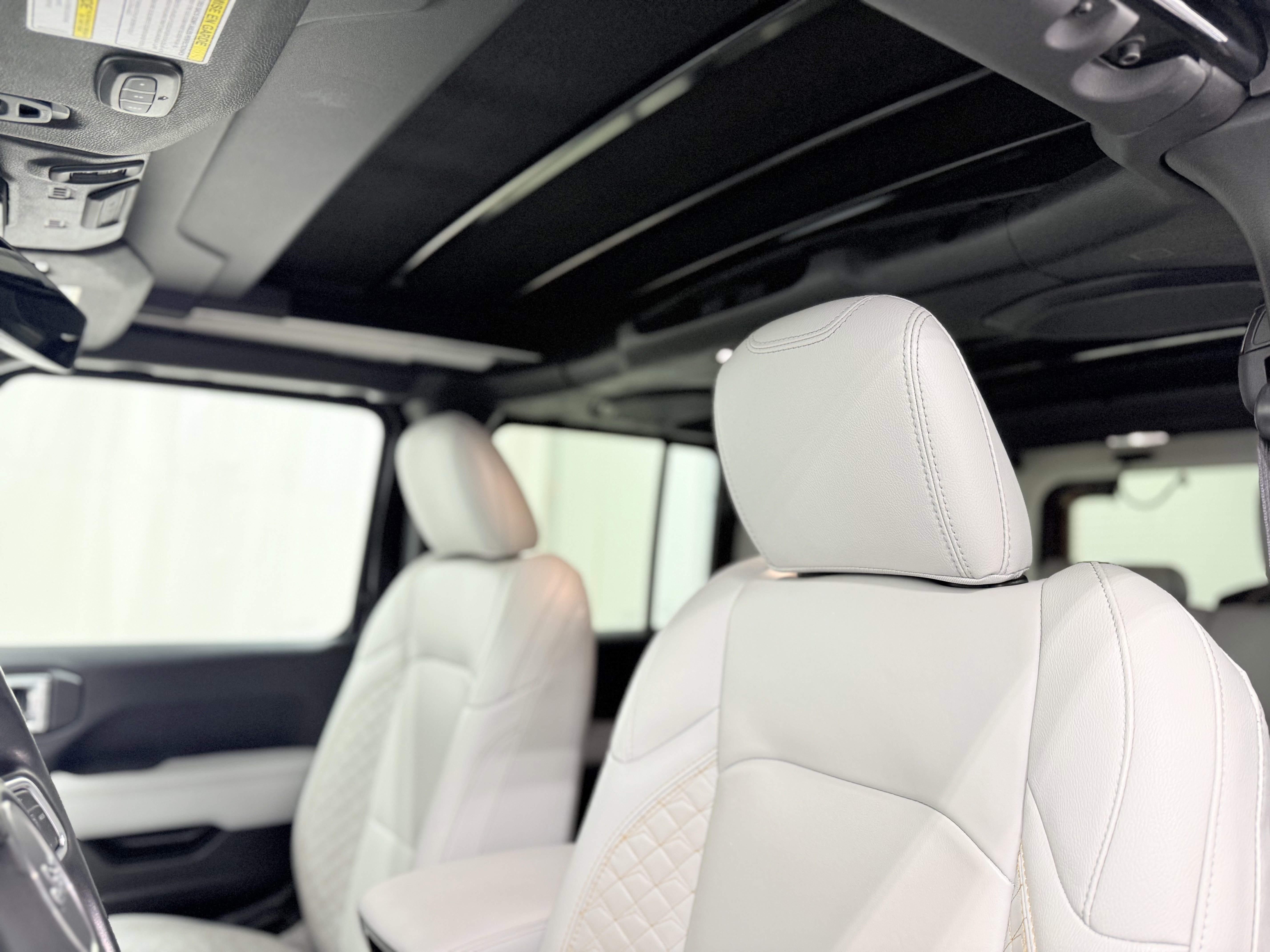 Used 2022 Jeep Wrangler Unlimited Sahara image 15