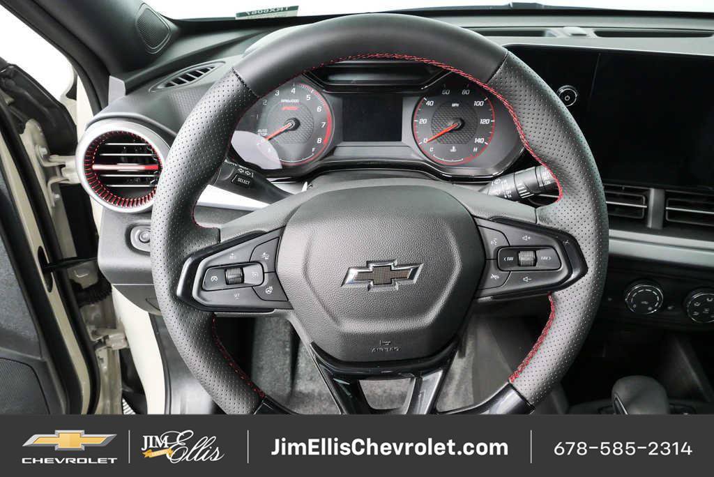 New 2026 Chevrolet Trax RS w/ Sunroof Package FWD image 8