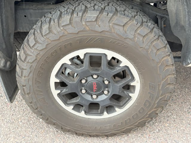 Used 2025 Toyota Tacoma TRD Off-Road w/ TRD Off Road Upgrade Package AWD/4WD image 4