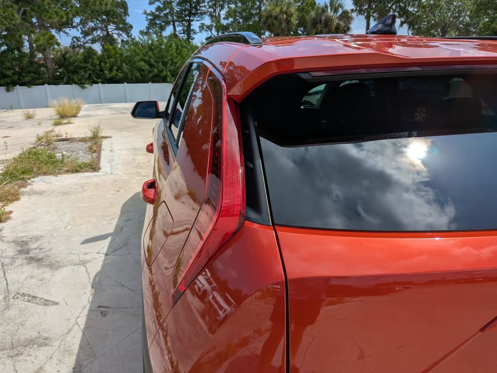 Certified 2023 Kia Niro EX FWD image 11