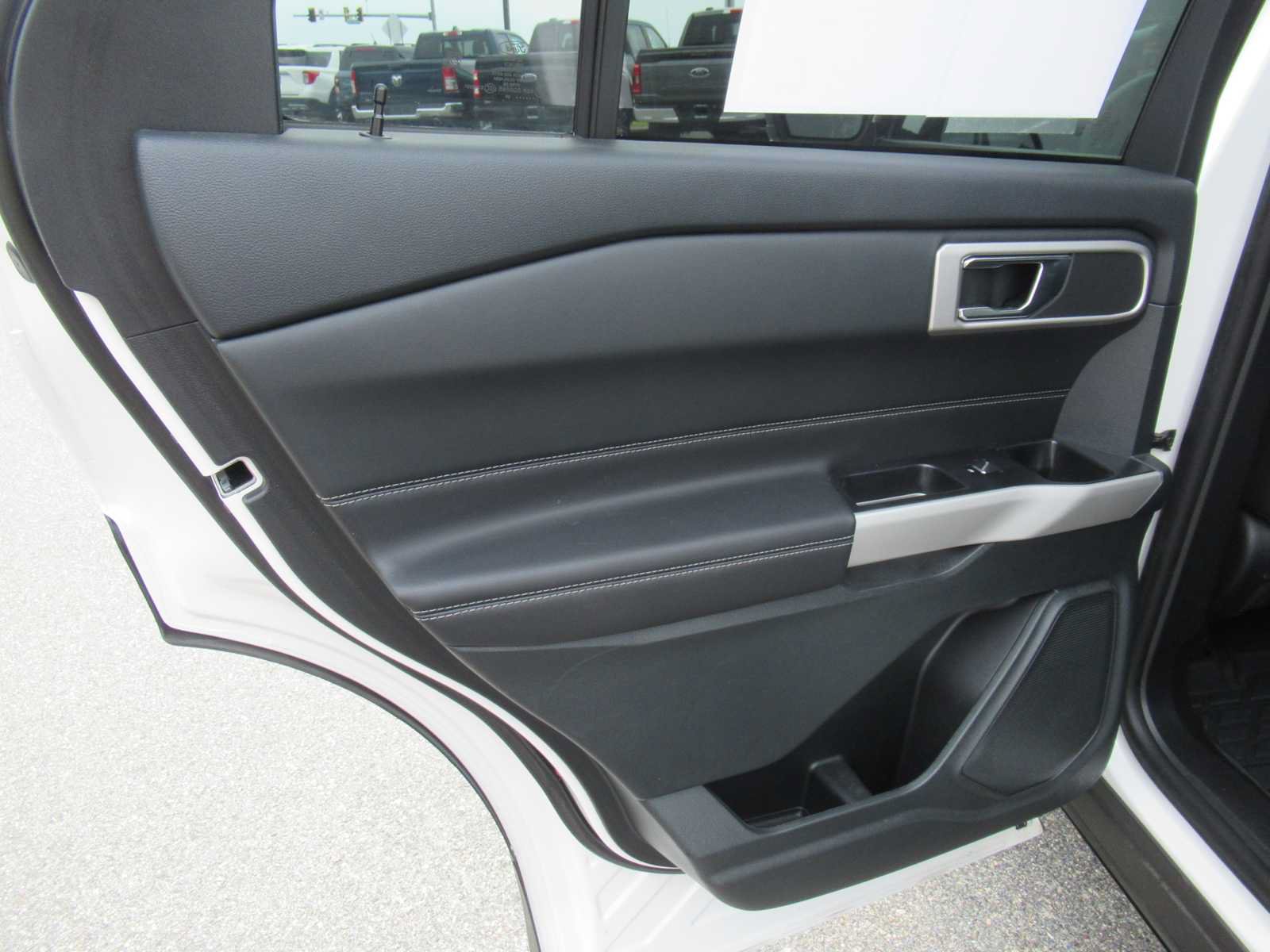 Used 2024 Ford Explorer XLT w/ Equipment Group 202A AWD/4WD image 16