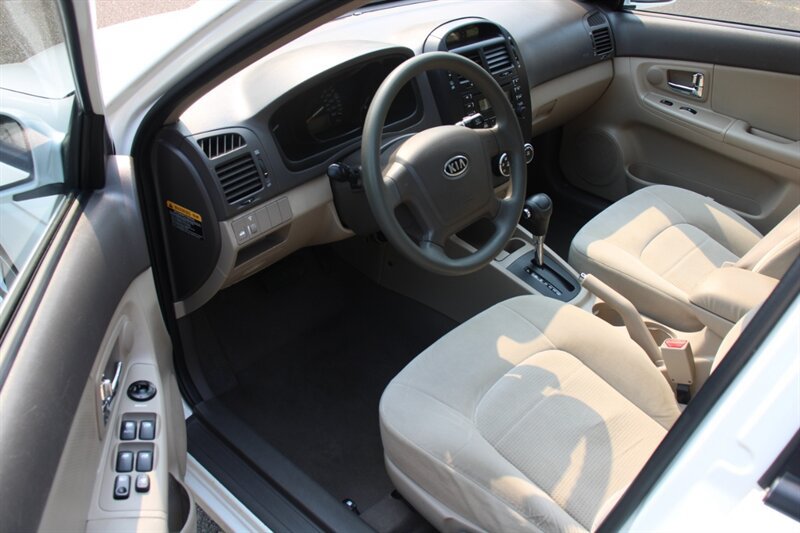 Used 2009 Kia Spectra EX FWD image 5