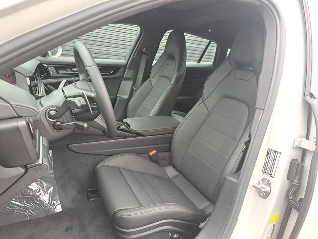 New 2026 Porsche Panamera 4 image 4