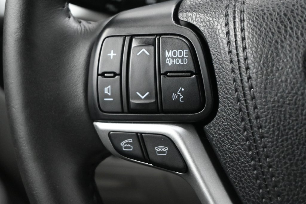 Used 2015 Toyota Highlander XLE FWD image 5