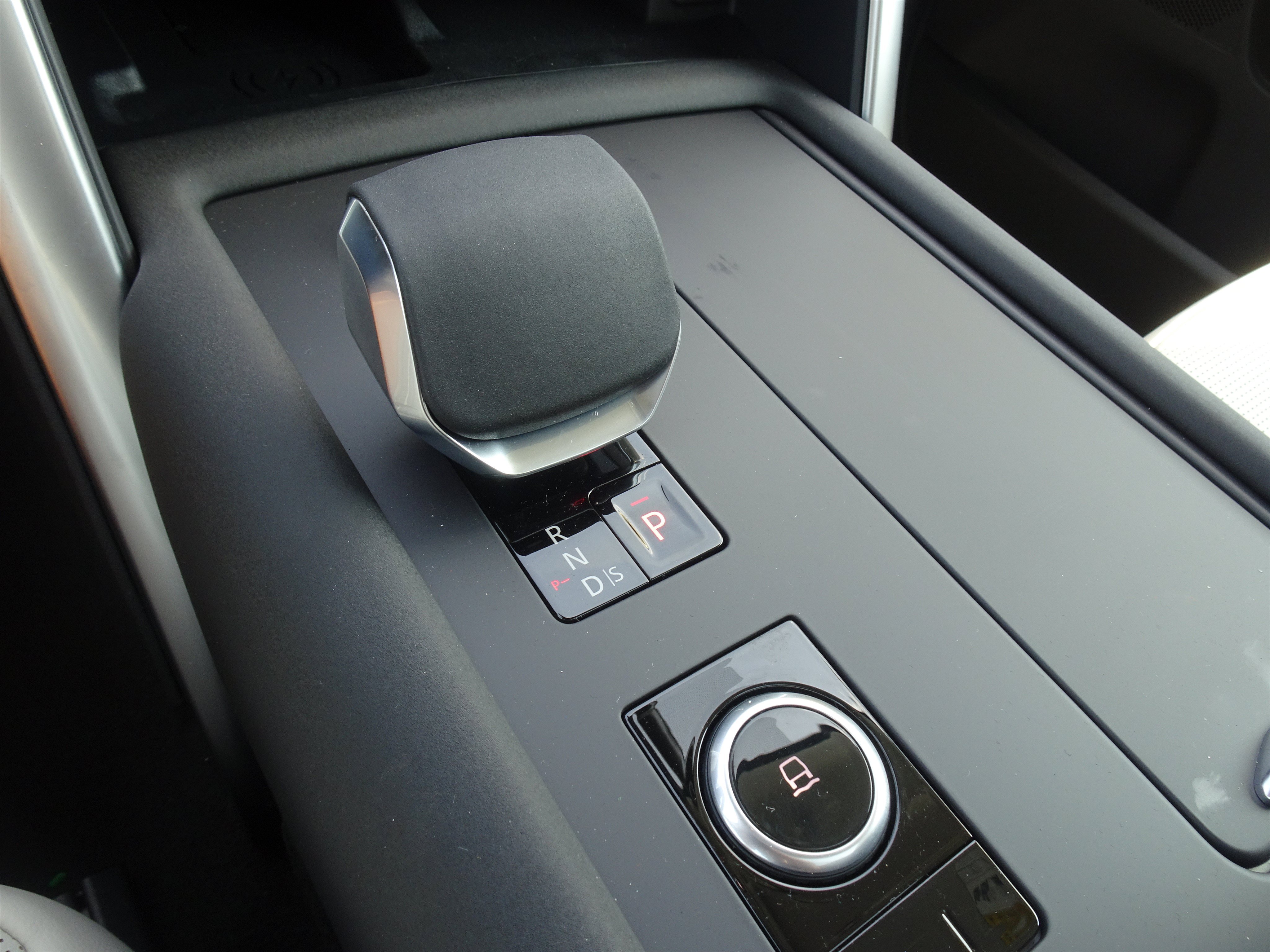 New 2026 Land Rover Discovery S AWD/4WD image 23