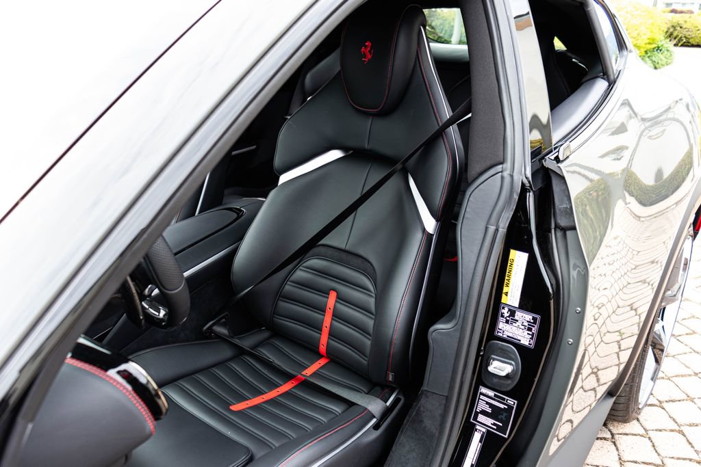 Certified 2025 Ferrari Purosangue AWD/4WD image 6
