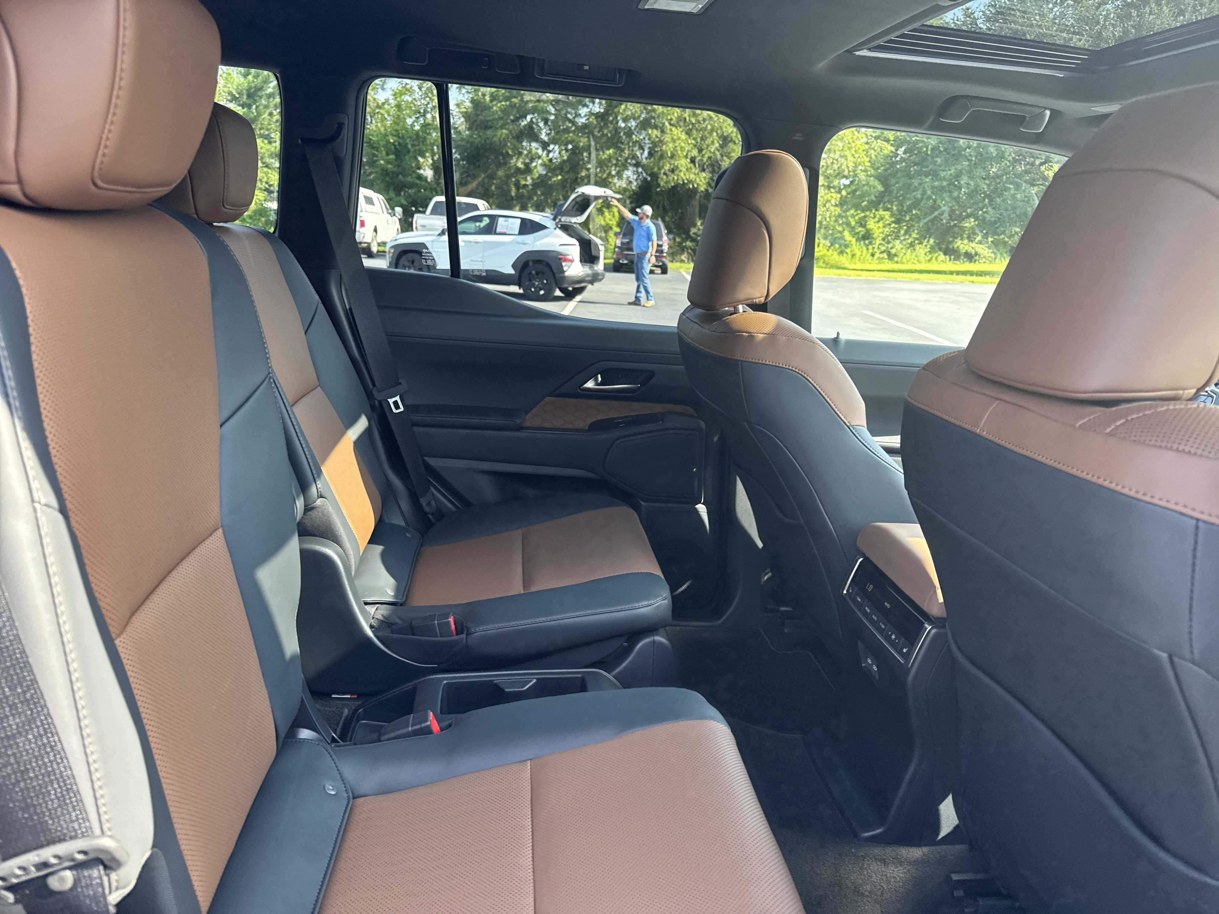 Used 2026 Lexus GX 550 w/ Cold Area Package AWD/4WD image 34