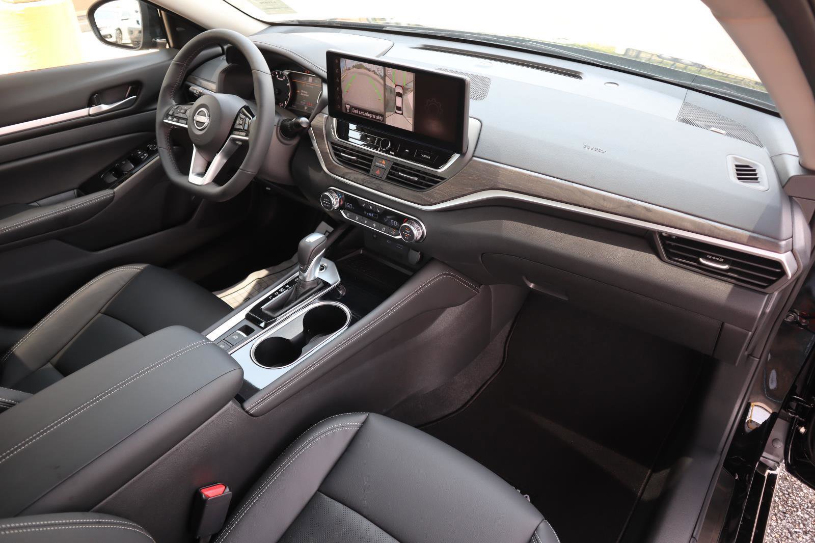 Used 2025 Nissan Altima 2.5 SL FWD image 52