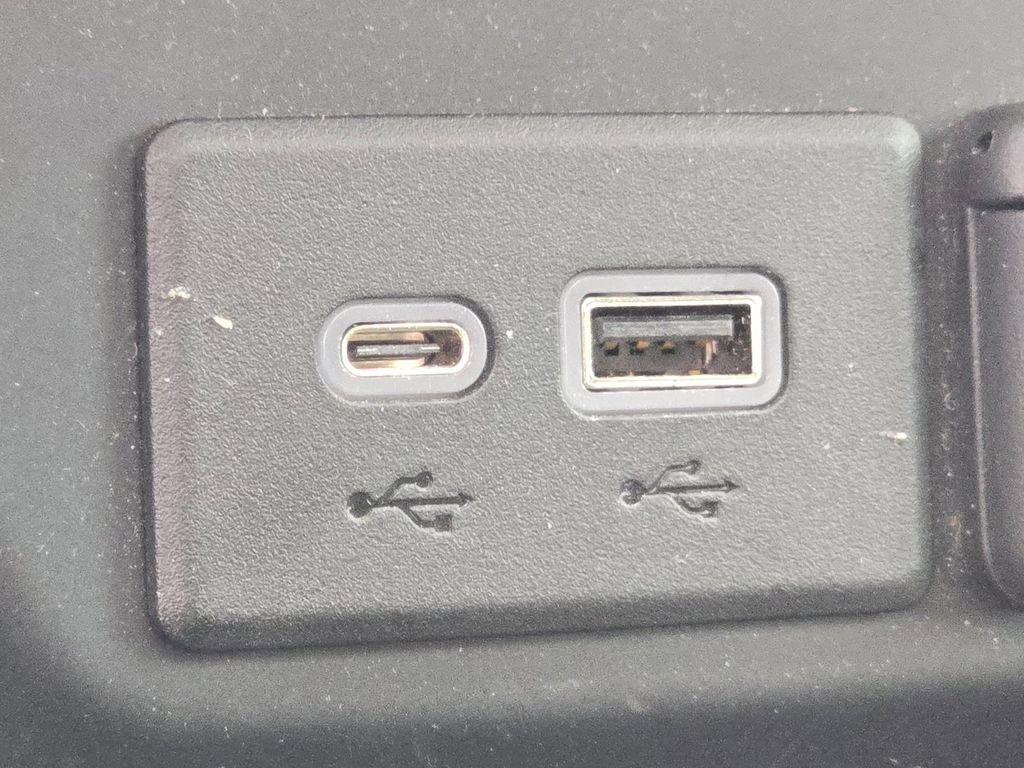 Used 2020 GMC Sierra 1500 SLT w/ SLT Premium Package AWD/4WD image 32