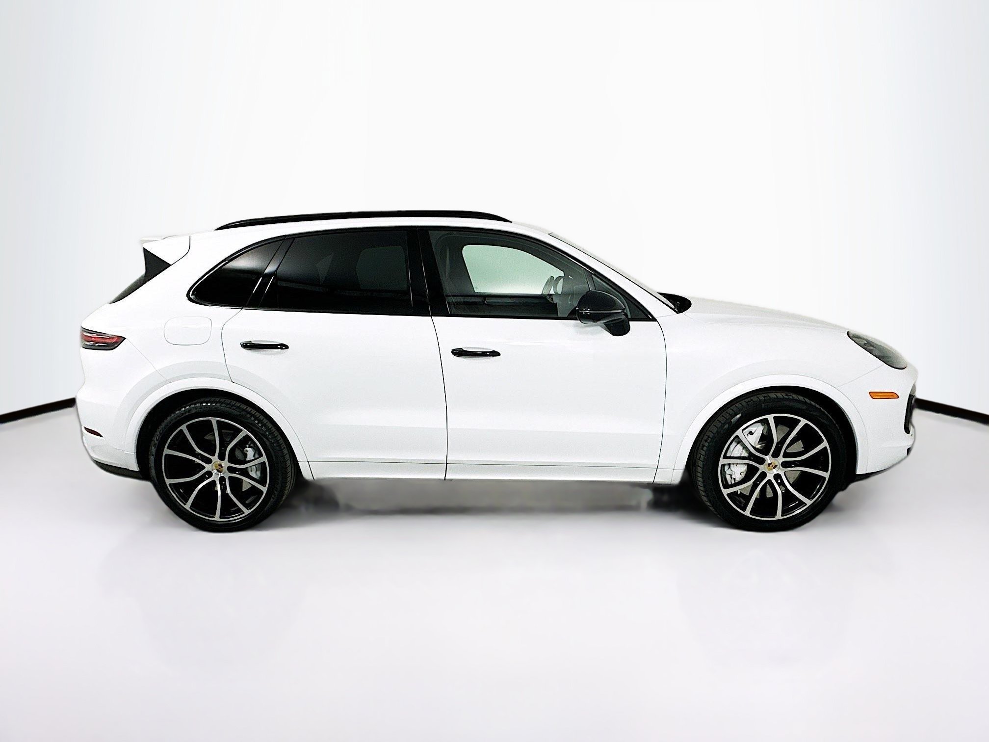 Used 2019 Porsche Cayenne Turbo w/ Premium Plus Package AWD/4WD image 5