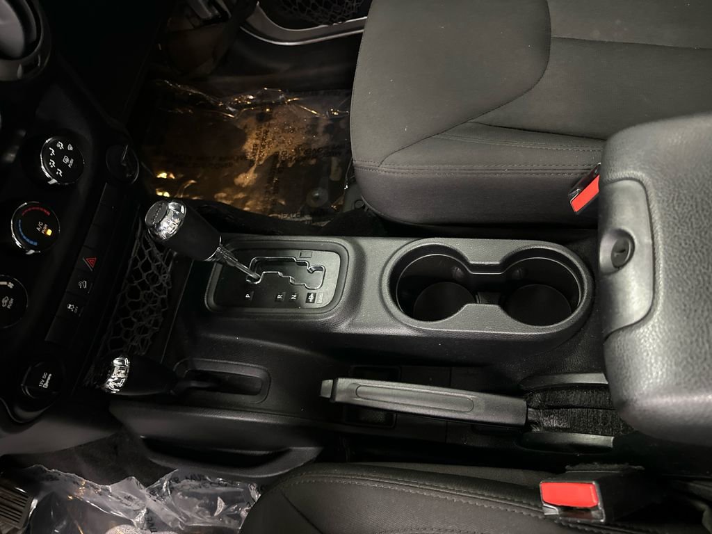 Used 2017 Jeep Wrangler Unlimited Sport w/ Connectivity Group AWD/4WD image 30