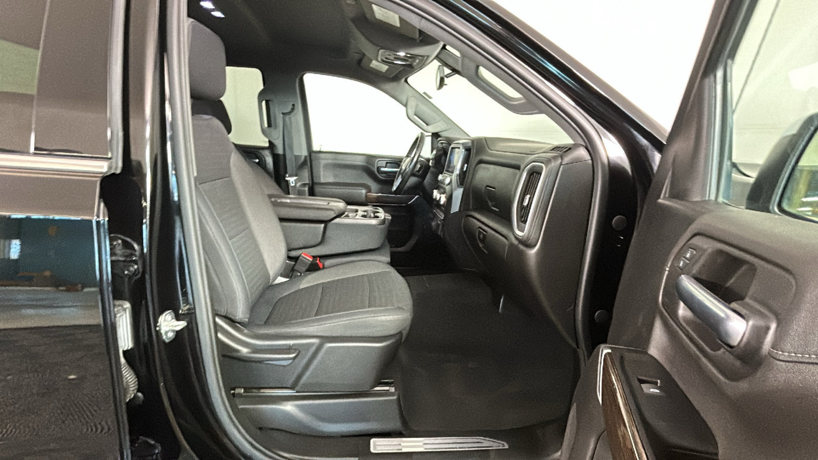 Used 2019 GMC Sierra 1500 SLE w/ SLE Value Package AWD/4WD image 37