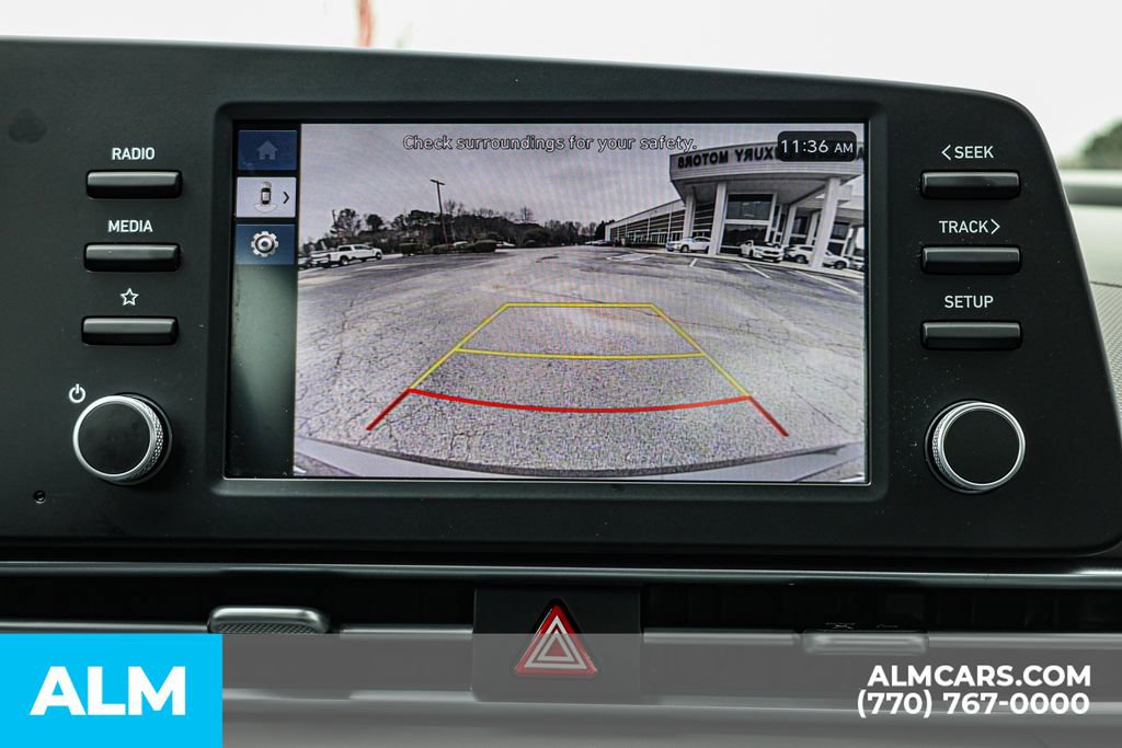 Used 2025 Hyundai Elantra SE FWD image 35