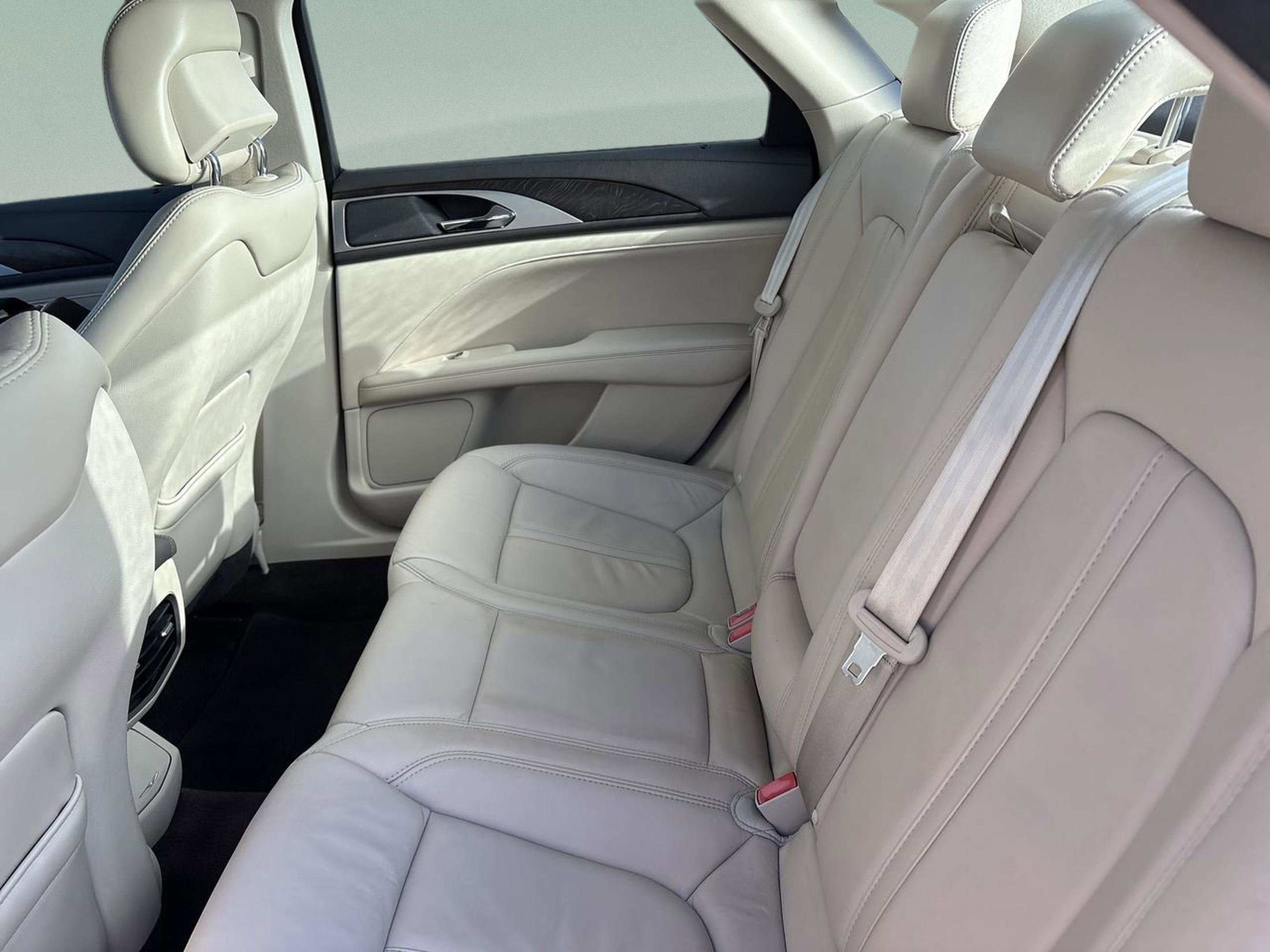 Used 2017 Lincoln MKZ Select FWD image 18