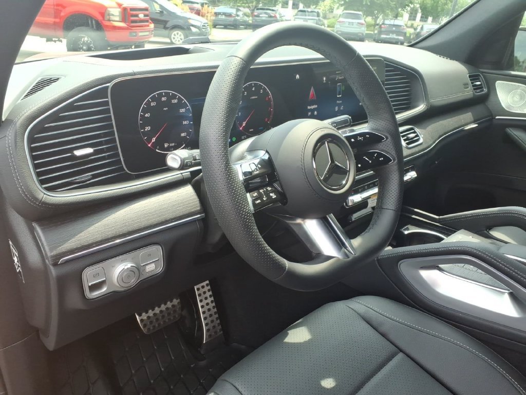 New 2026 Mercedes-Benz GLS 450 4MATIC image 16