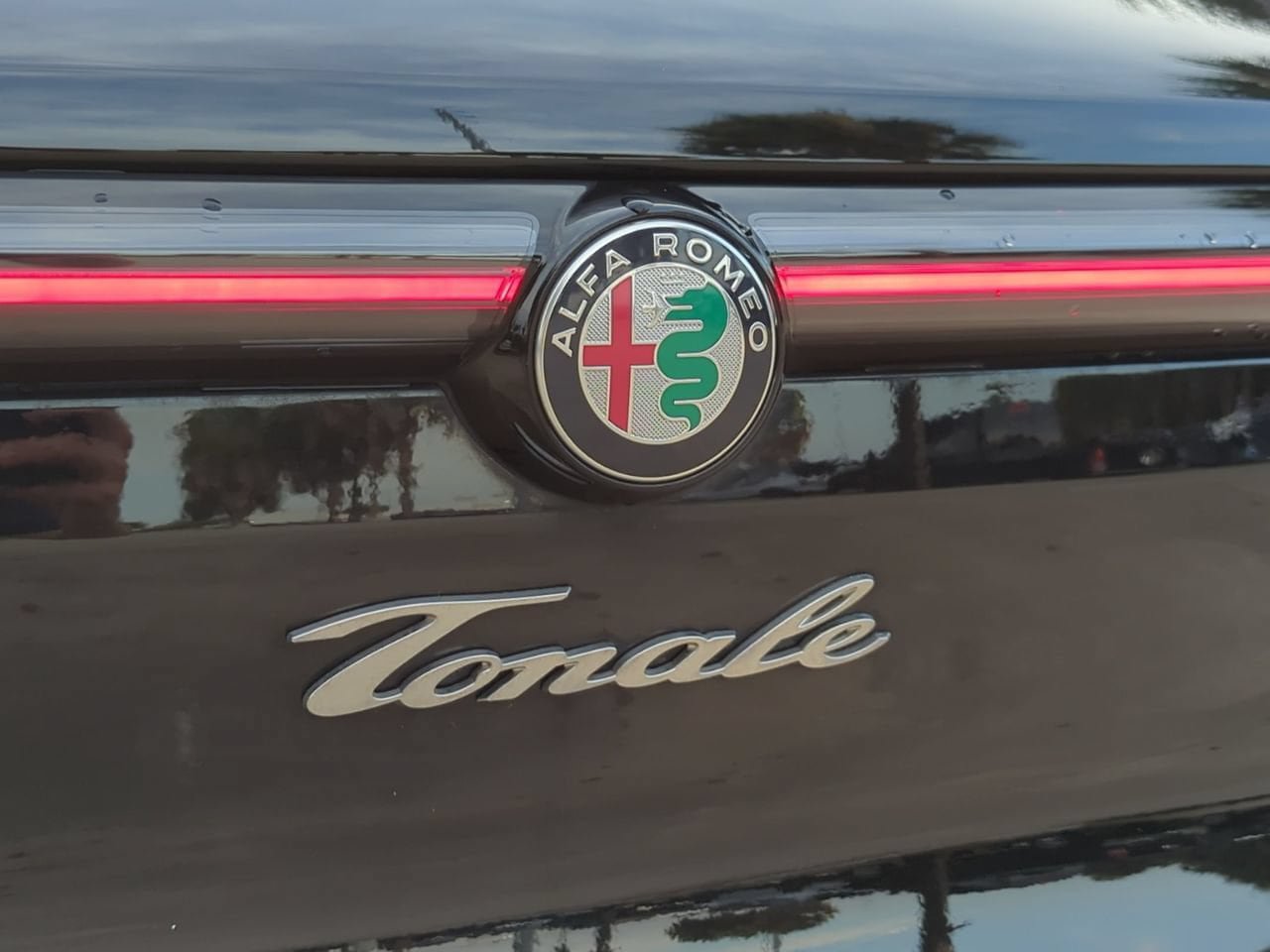Used 2024 Alfa Romeo Tonale Veloce AWD/4WD image 5