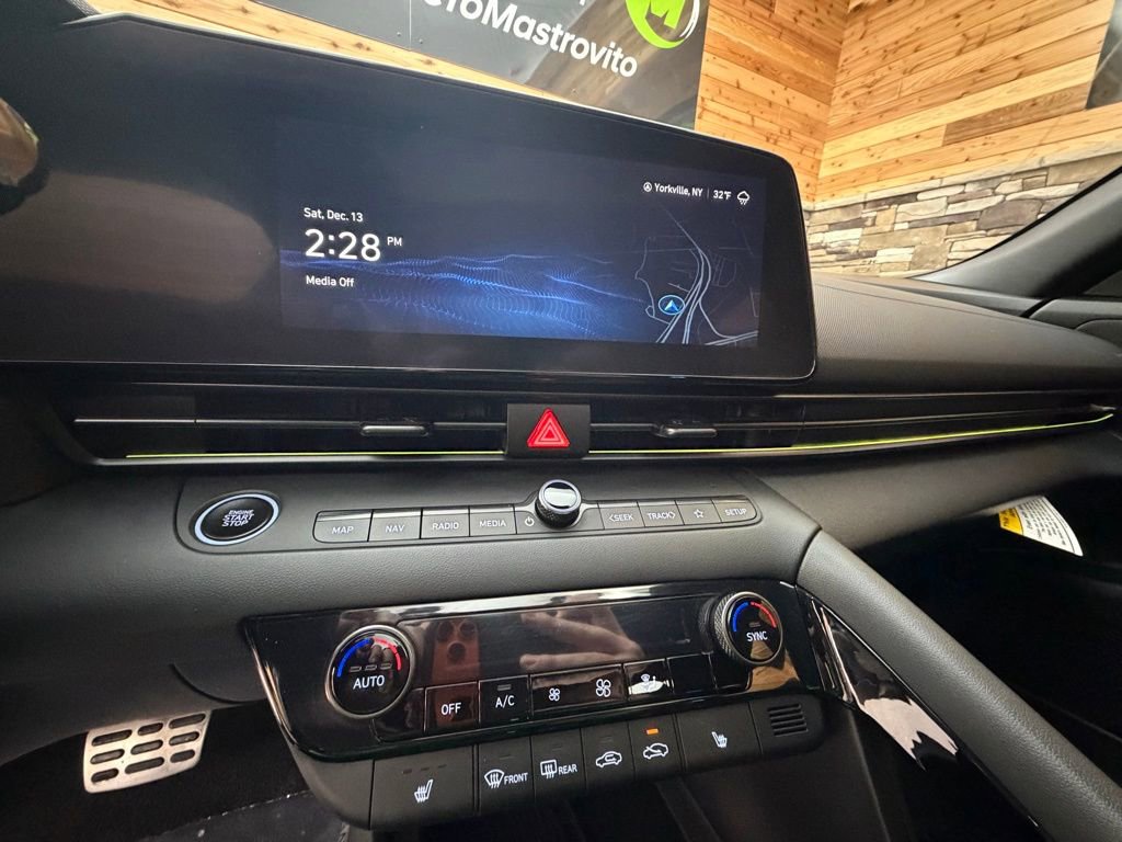 Certified 2024 Hyundai Elantra N image 18