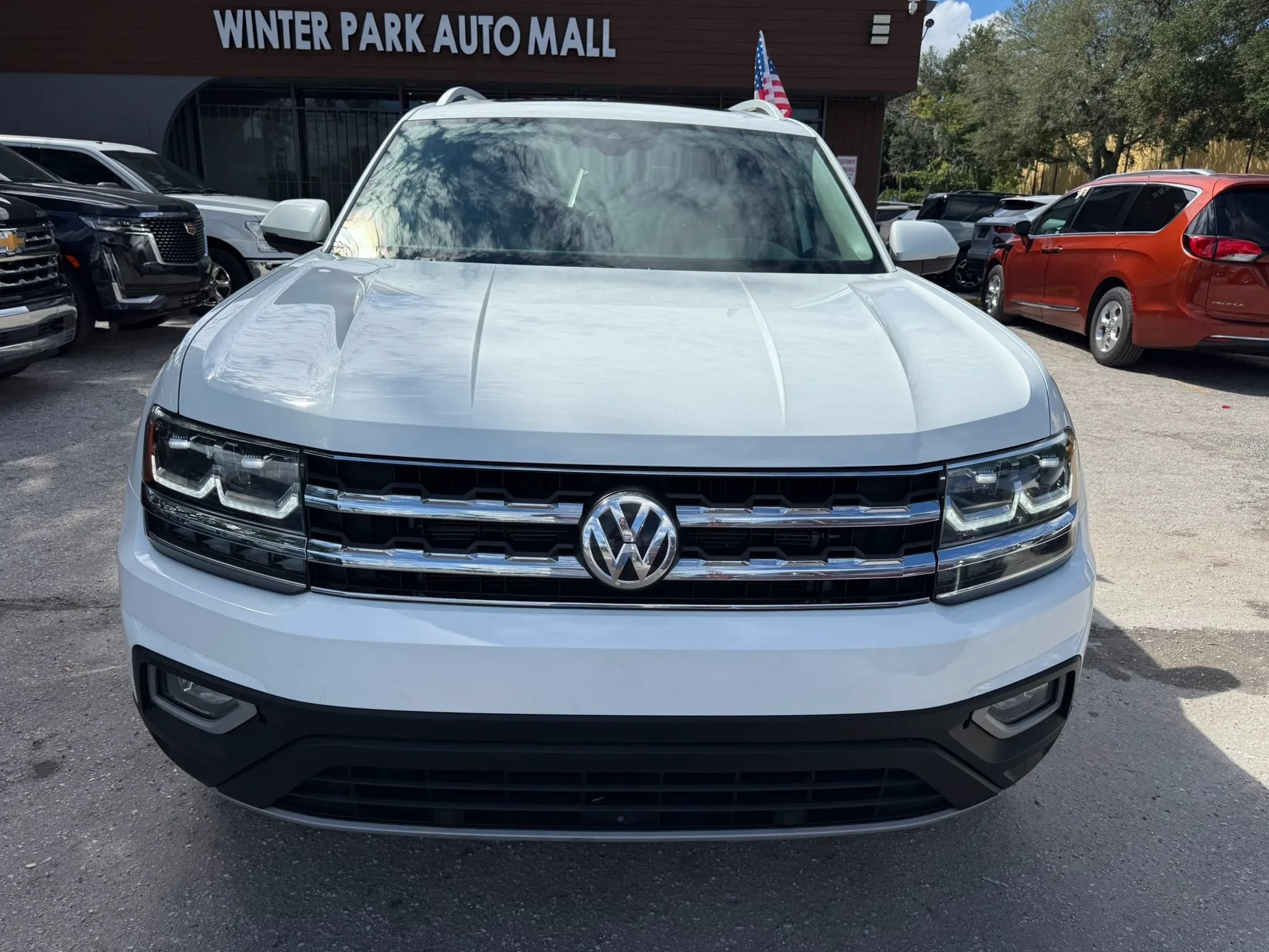 Used 2019 Volkswagen Atlas SEL Premium AWD/4WD image 2