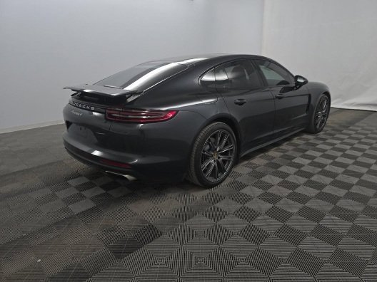 Used 2019 Porsche Panamera 4 image 9