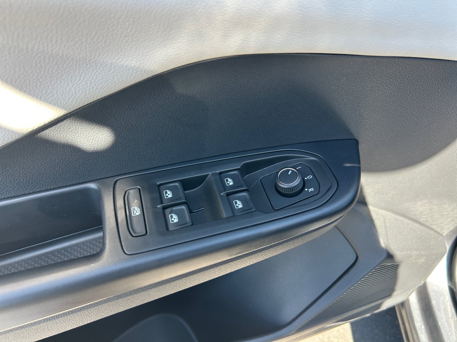 New 2026 Volkswagen Taos S FWD image 13