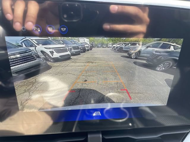 New 2027 Chevrolet Equinox LT w/ LPO, Floor Liner Package FWD image 17