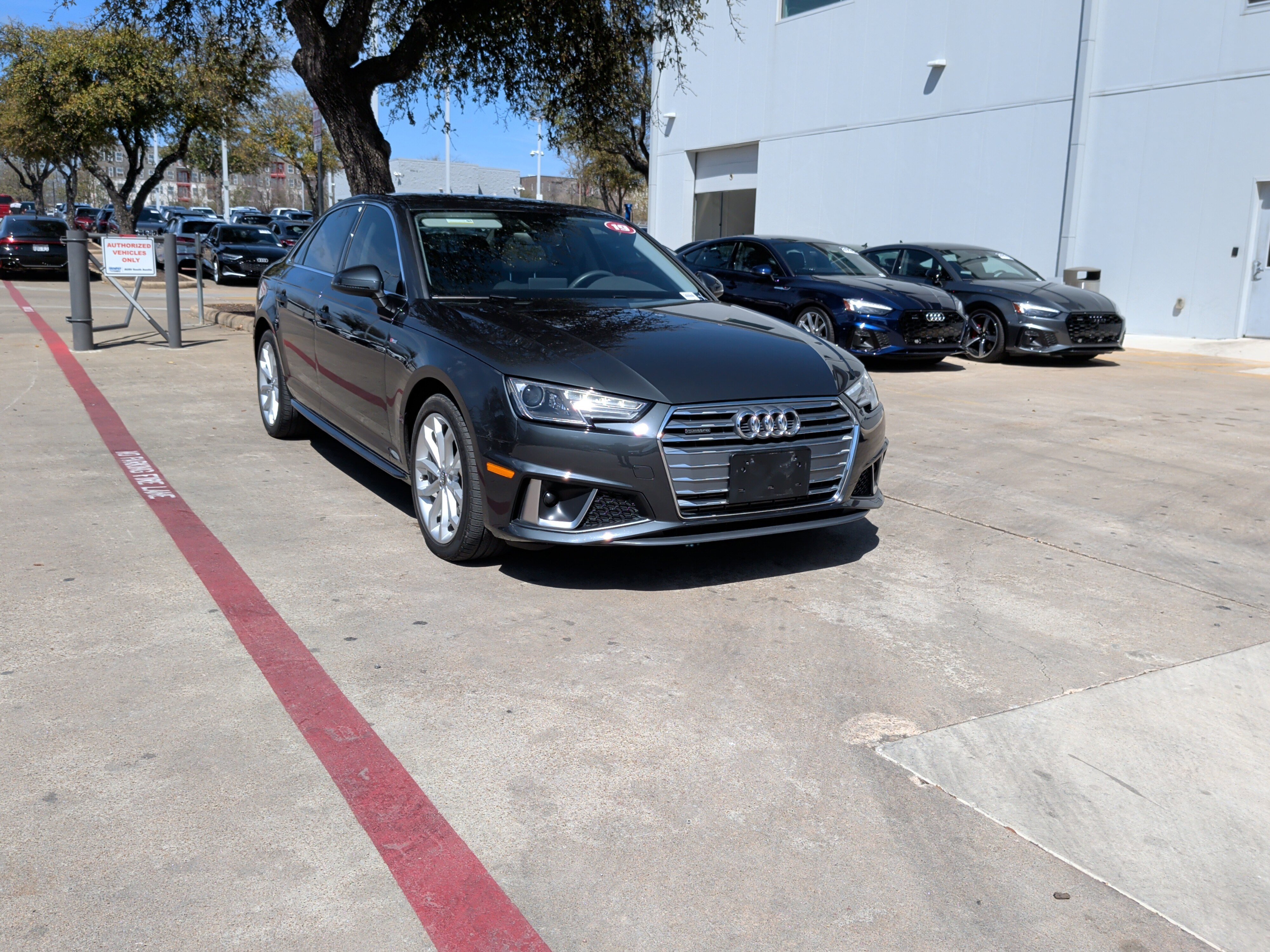 Used 2019 Audi A4 2.0T Premium w/ Convenience Package image 2
