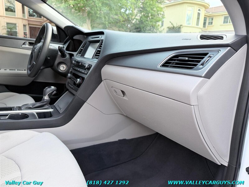 Used 2016 Hyundai Sonata SE FWD image 8