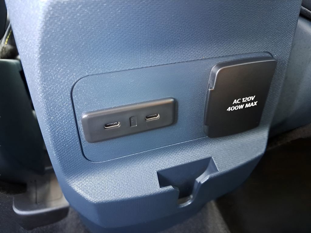 Used 2025 Ford Maverick Lobo image 9