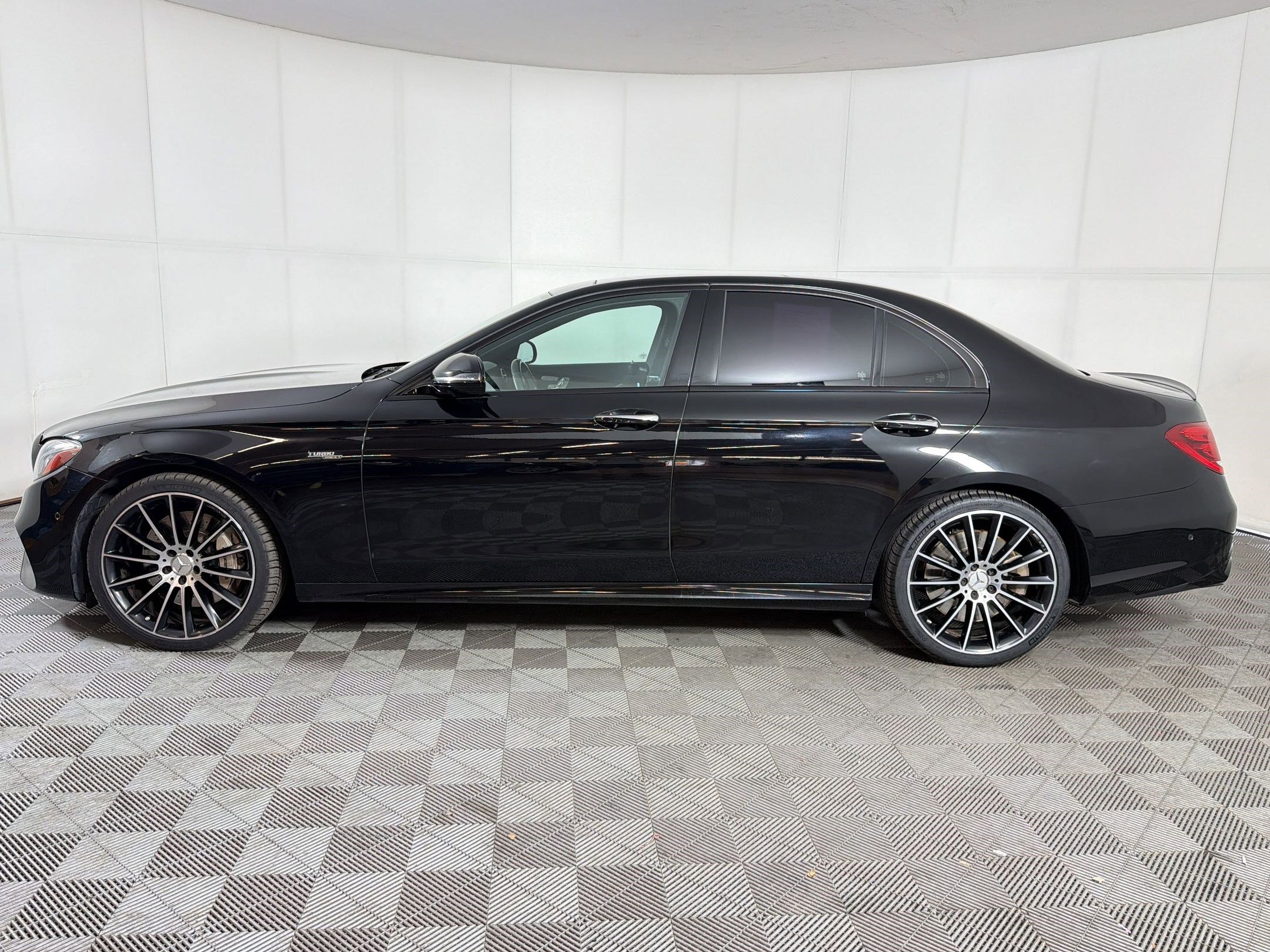 Used 2019 Mercedes-Benz E 53 AMG 4MATIC Sedan image 2