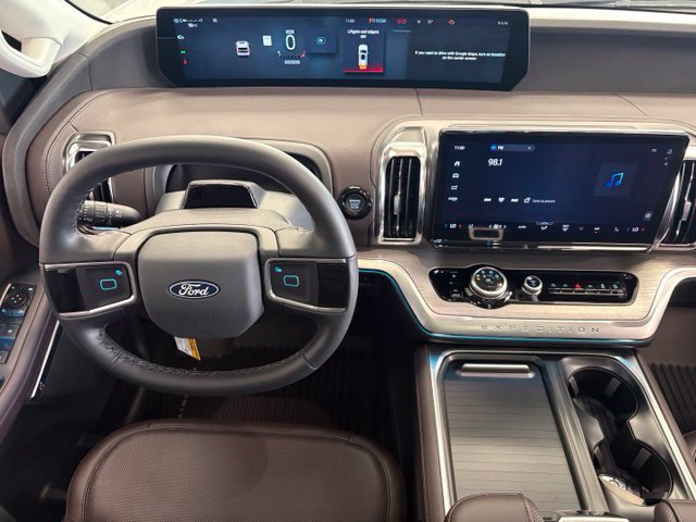 New 2027 Ford Expedition Platinum w/ Platinum Ultimate Package AWD/4WD image 3