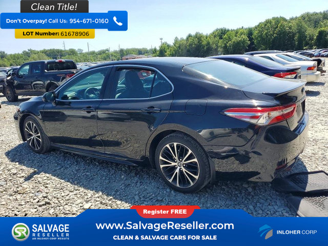 Used 2018 Toyota Camry SE w/ Moonroof Package FWD image 3