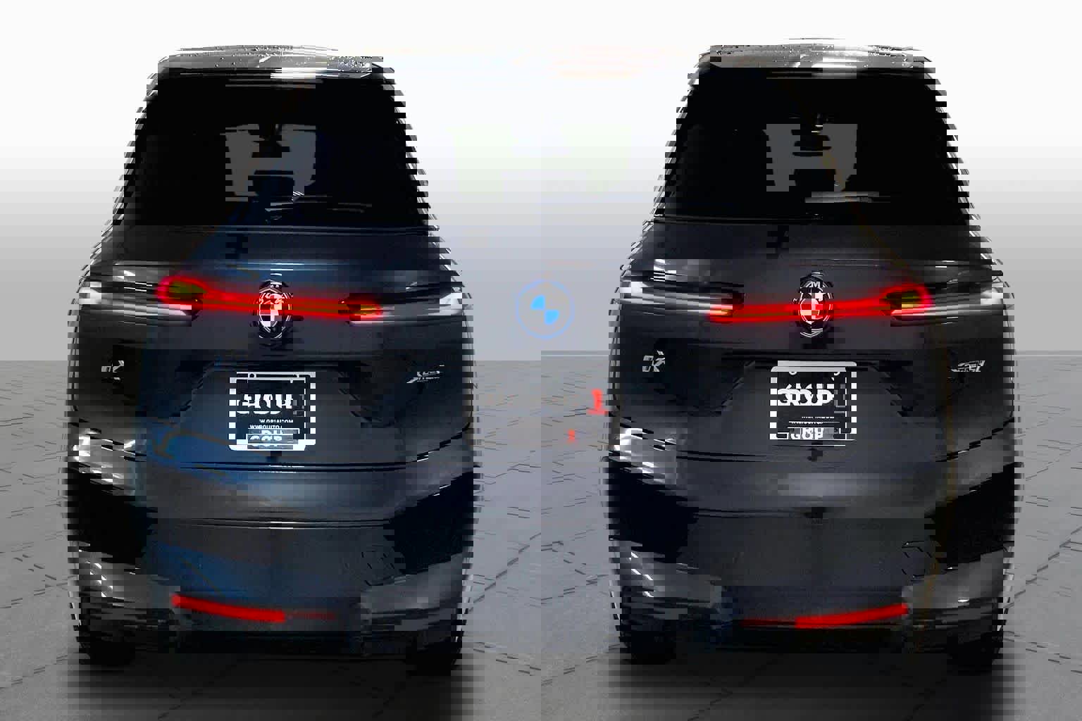 Certified 2023 BMW iX xDrive50 w/ Premium Package image 4