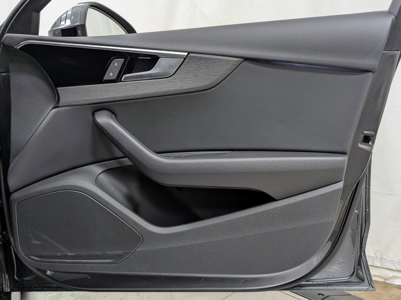 Used 2024 Audi A4 2.0T Premium w/ Convenience Package image 25