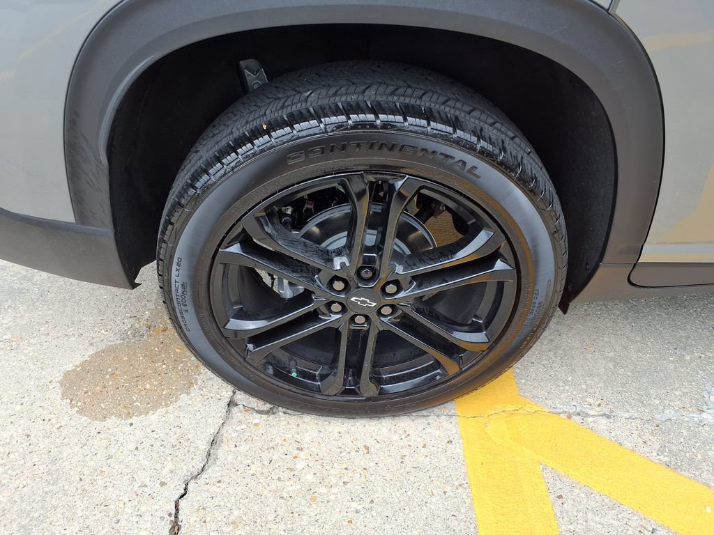 Used 2026 Chevrolet Traverse LT w/ LPO, Floor Liner Package FWD image 7