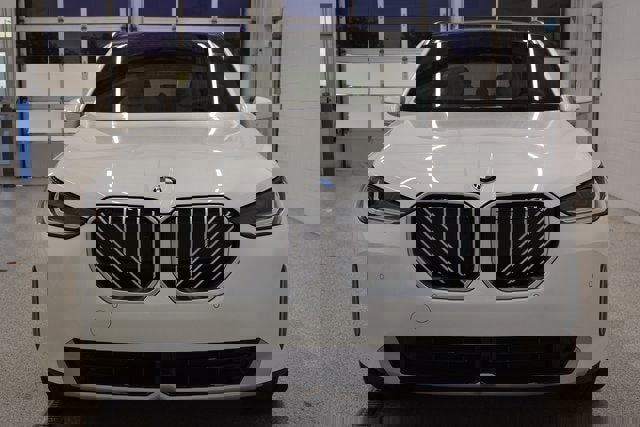 New 2025 BMW X3 xDrive30i w/ Premium Package image 3