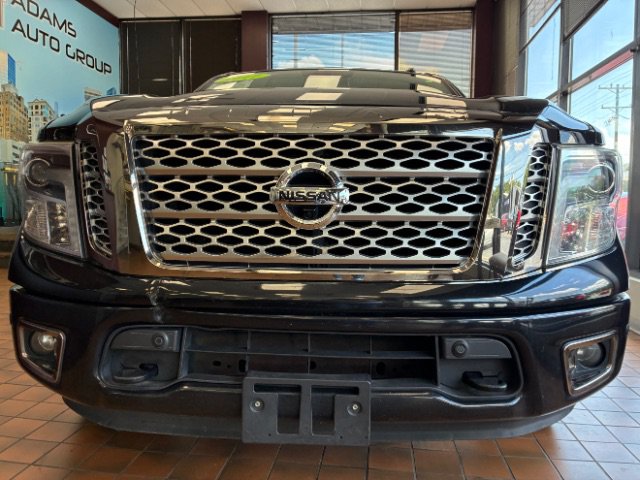 Used 2017 Nissan Titan Platinum Reserve RWD image 4