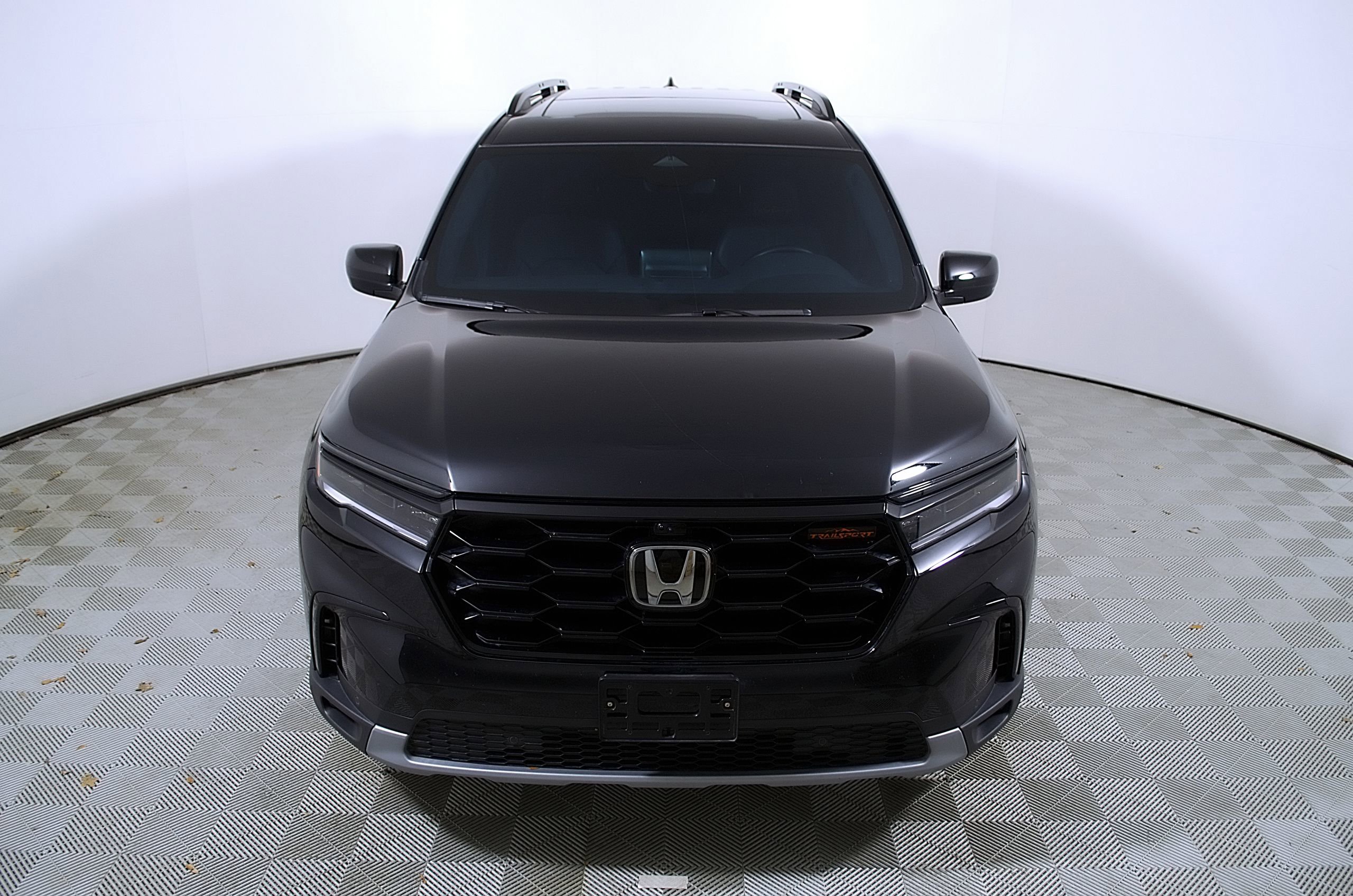 Used 2025 Honda Pilot TrailSport image 4