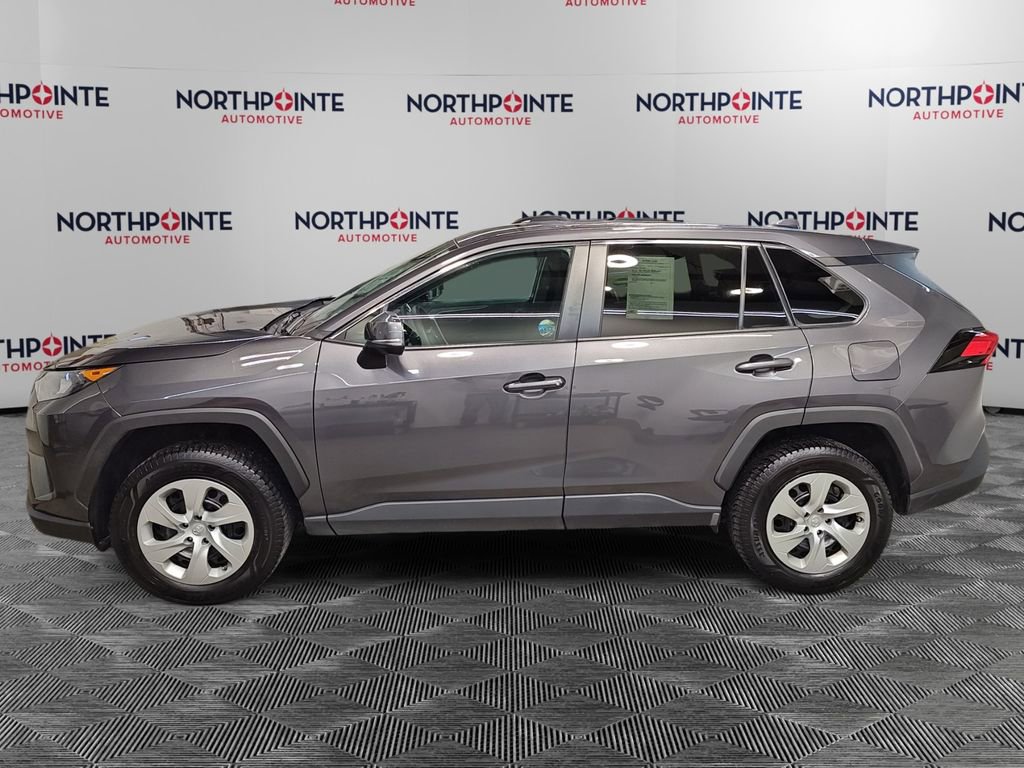 Used 2022 Toyota RAV4 LE image 3