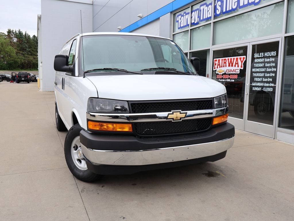 New 2026 Chevrolet Express 2500 w/ Enhanced Convenience Package RWD image 29