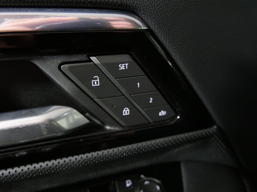 Used 2025 GMC Sierra EV Denali AWD/4WD image 14