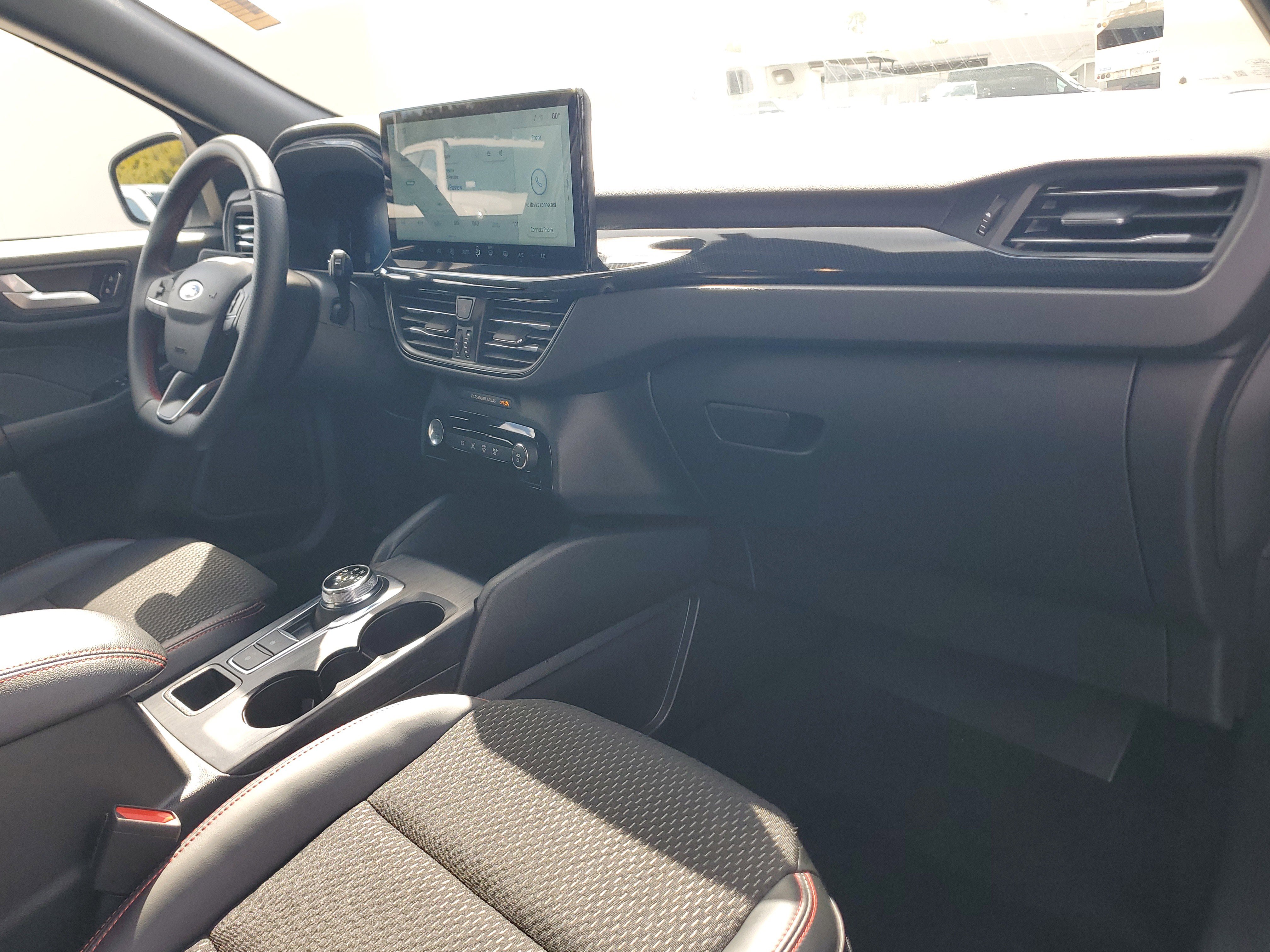 Used 2025 Ford Escape ST-Line w/ Equipment Group 301A image 19