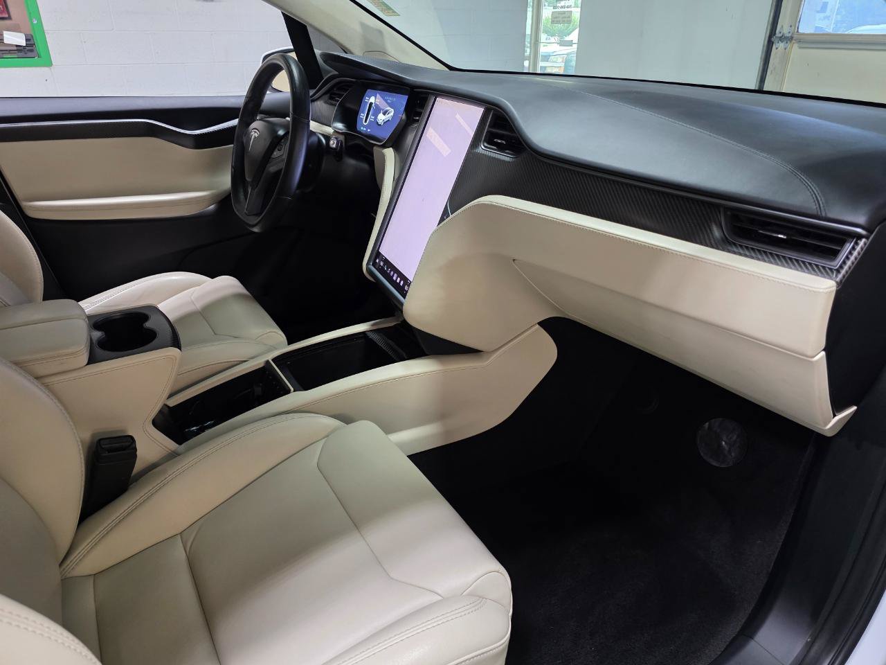 Used 2018 Tesla Model X 75D AWD/4WD image 28