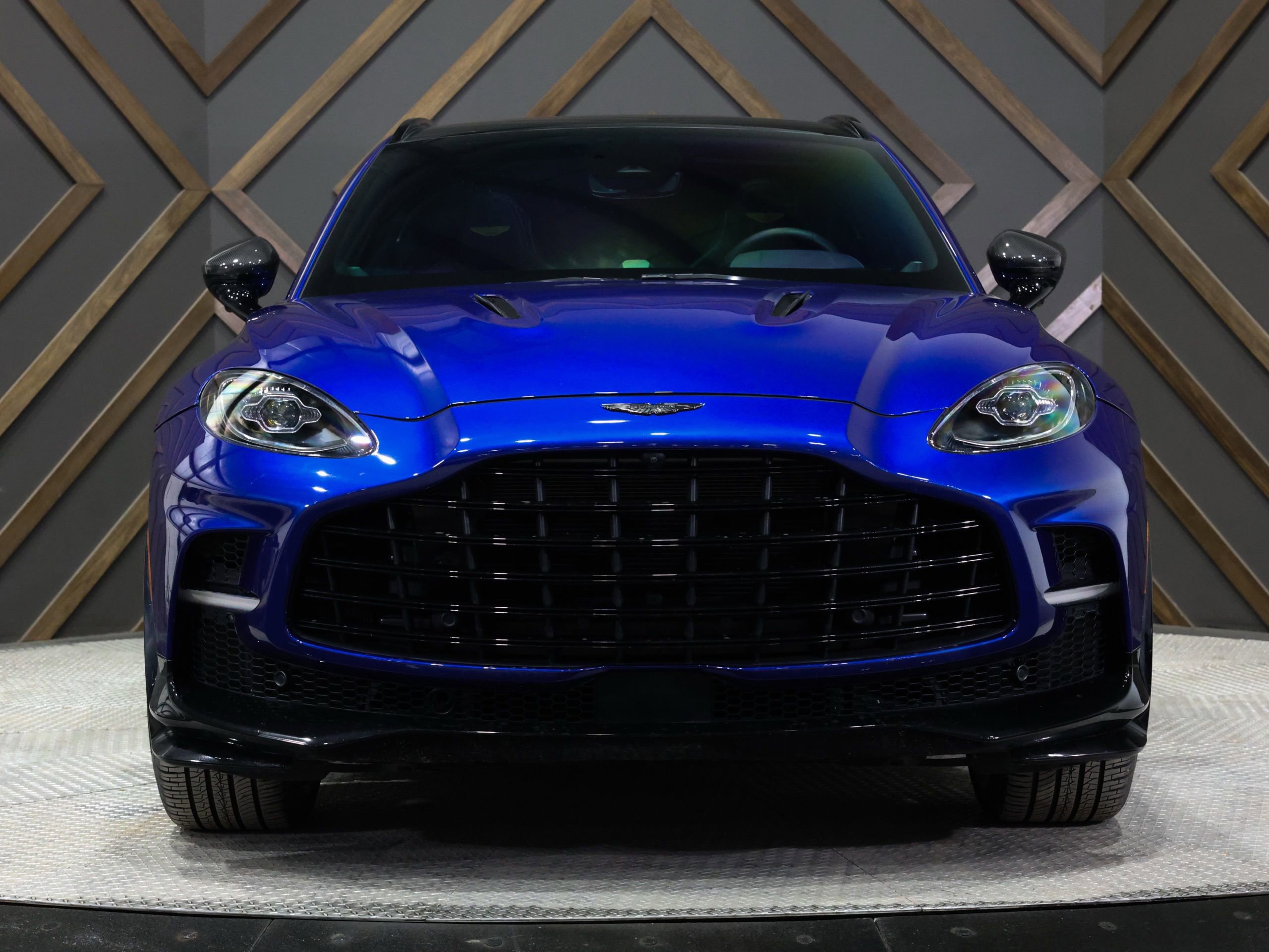 Used 2025 Aston Martin DBX 707 image 10