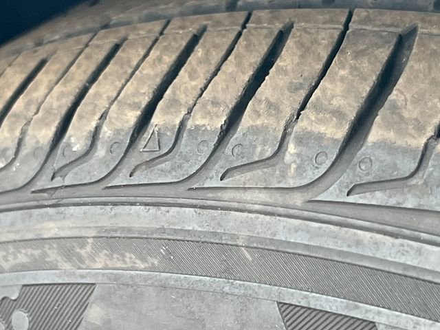 Used 2025 Nissan Altima 2.5 SV FWD image 7