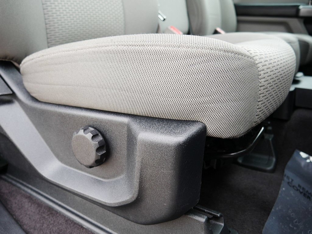 Used 2016 Ford F150 XLT AWD/4WD image 45