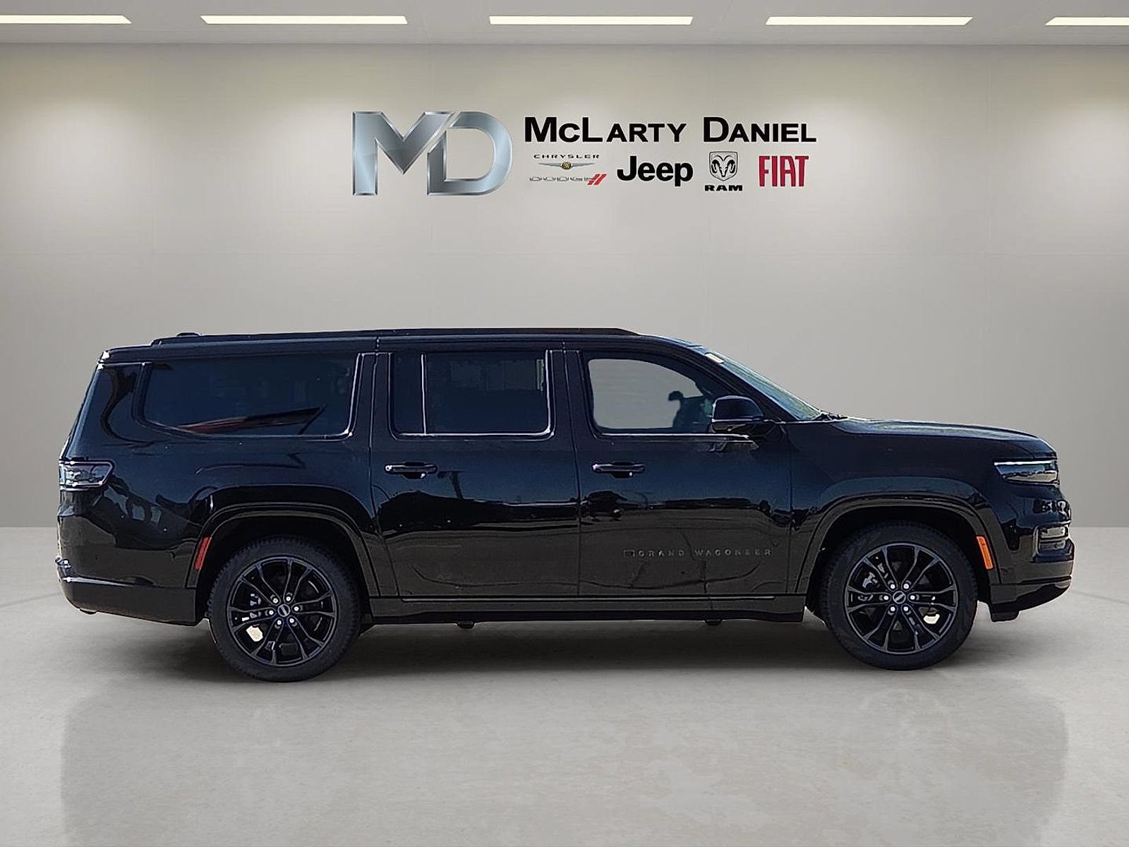 Used 2024 Jeep Grand Wagoneer L Series II w/ Quick Order Packagew 28T AWD/4WD image 6