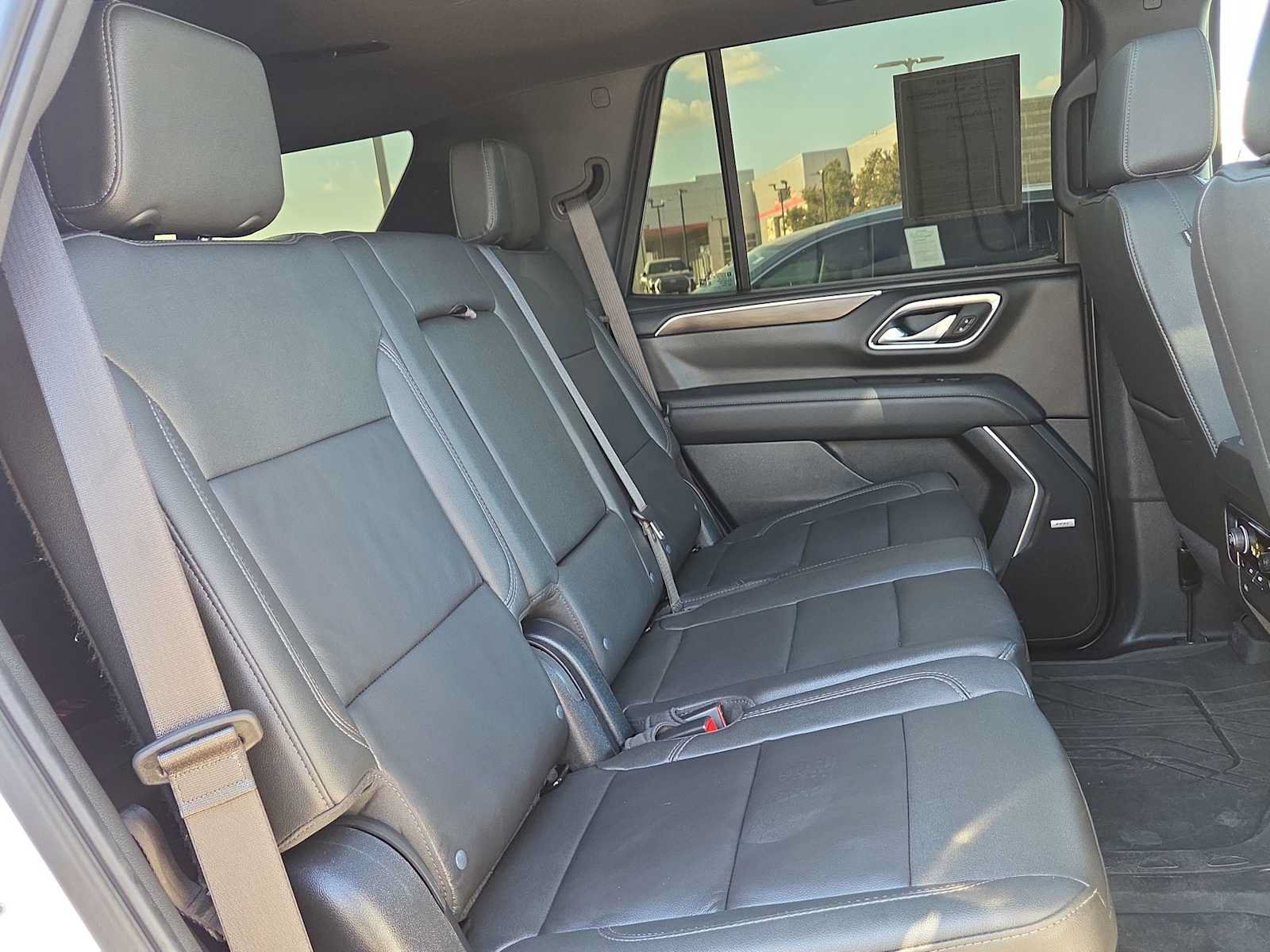 Used 2024 Chevrolet Tahoe LT w/ Luxury Package RWD image 17
