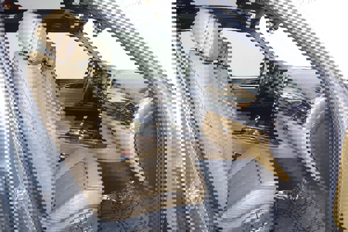 Used 2017 BMW X5 xDrive40e image 13