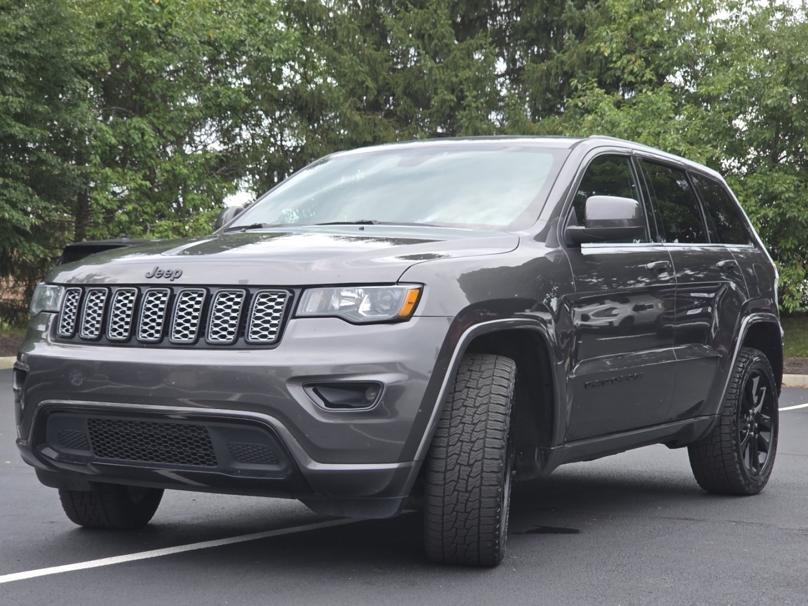 Used 2019 Jeep Grand Cherokee Altitude AWD/4WD image 17