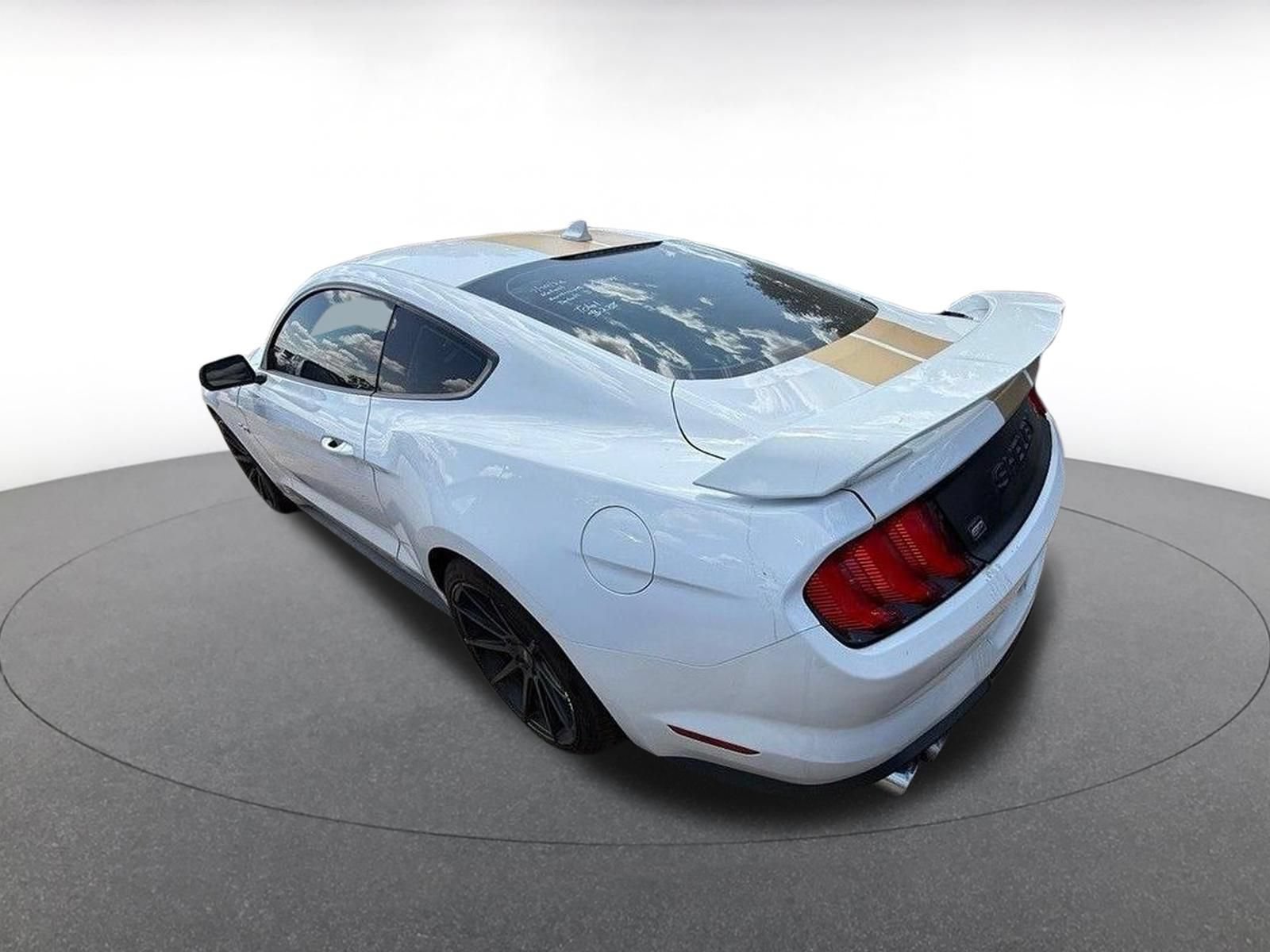 Used 2022 Ford Mustang GT Premium w/ GT Performance Package RWD image 4